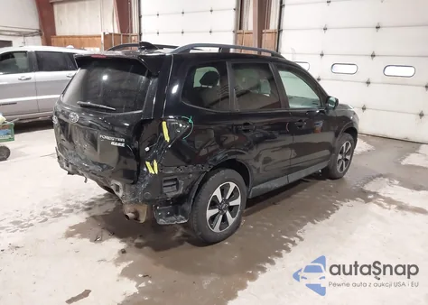 2017 Subaru Forester 2.5I Premium z USA, uszkodzony, nr VIN JF2SJAEC6HH588239